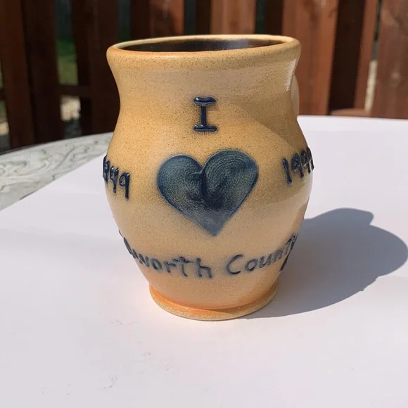 Vintage Collectible Pottery Walworth County Fair Commemorative Mug - Picture 4 of 13